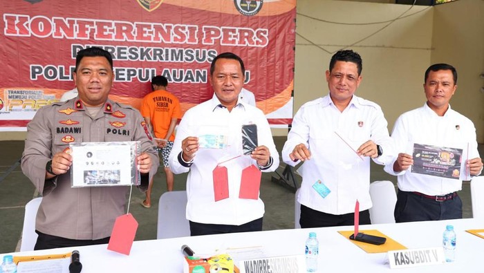 Ditreskrimsus Polda Kepri mengamankan satu orang selebgram asal Batam yang promosikan judi online. (Dok Polda Kepri)