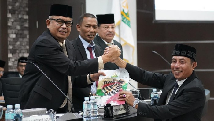 DPR Aceh saat menggelar rapat paripurna. (dok DPR Aceh)