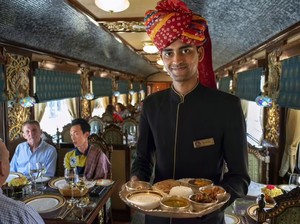 Bayar Rp 63 Juta Bisa Nikmati Fine Dining di Dalam Kereta Super Mewah