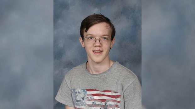 Foto tahun 2021 yang disediakan oleh Bethel Park School District ini menunjukkan siswa Thomas Matthew Crooks yang lulus dari Bethel Park High School dengan Kelas 2022, di Bethel Park, Pa. Crooks diidentifikasi oleh FBI sebagai penembak yang terlibat dalam upaya pembunuhan mantan Presiden Donald Trump pada rapat umum kampanye pada hari Sabtu, 13 Juli 2024, di Butler, Pa. (Bethel Park School District via AP)