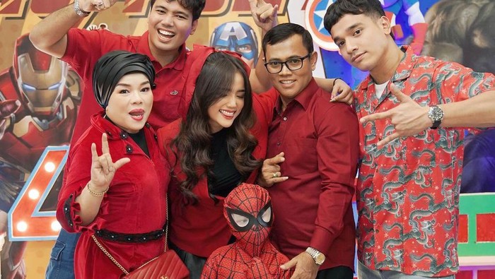 Perayaan ulang tahun Gala Sky bertema Spiderman.