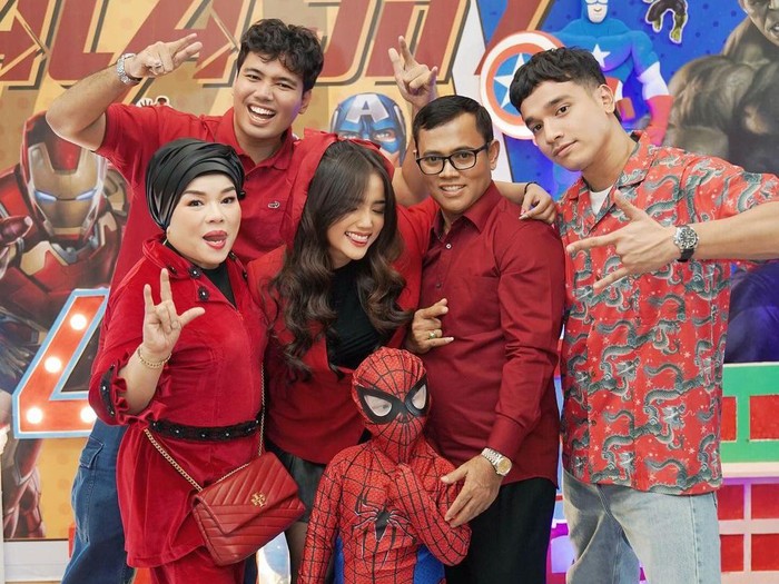 Perayaan ulang tahun Gala Sky bertema Spiderman.