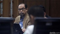 Terdakwa kasus suap dan gratifikasi pengurusan perkara di Mahkamah Agung Gazalba Saleh mengikuti sidang lanjutan di Pengadilan Tipikor, Jakarta, Senin (15/7/2024).  