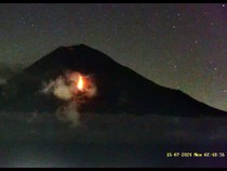 Gunung Semeru Erupsi, Luncurkan 50 Kali Guguran Lava Pijar