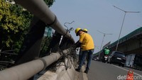 Kabel fiber optik yang ditertibkan ini berada di empat jalan utama yaitu Jalan Mampang Prapatan, Jalan Senopati, Jalan Suryo, dan Jalan Kapten Tendean, Jakarta Selatan.  