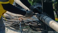 Dinas Bina Marga tahun ini menargetkan penertiban kabel fiber optik di 10 lokasi Sarana Jaringan Utilitas Terpadu (SJUT) yang sudah terbangun dengan total panjang 24.738 km.  