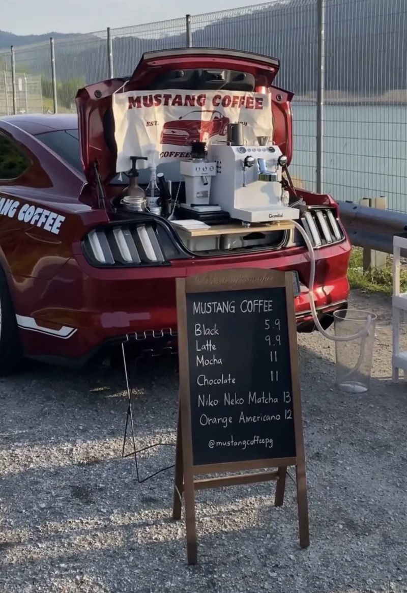 Kakak-Adik Tinggalkan Gaji Besar Demi Bisnis Kopi Pinggir Jalan