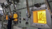 Reaktor ini dimanfaatkan untuk riset bahan bakar nuklir, radiografi neutron, analisis aktivasi neutron, riset berkas neutron, dan produksi radioisotop.  
