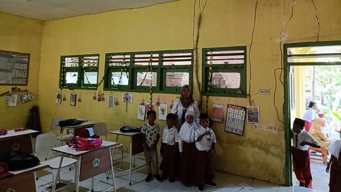 Nasib Memprihatinkan: Sekolah Dasar di Gresik Sepi Peminat, Gedung Terbengkalai Menjadi Sarang Kelelawar