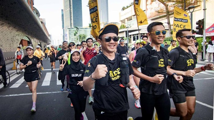 Jelang penyelenggaraan Maybank Marathon 2024, sejumlah pelari terlihat mengikuti latihan rutin Road to Maybank Marathon 2024 di kawasan CFD Sudirman, Jakarta