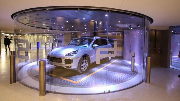 Lift Mobil di Porsche Design Tower