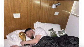 Lionel Messi telah mempersembahkan banyak piala bergengsi untuk negaranya, Argentina. Foto: Twitter