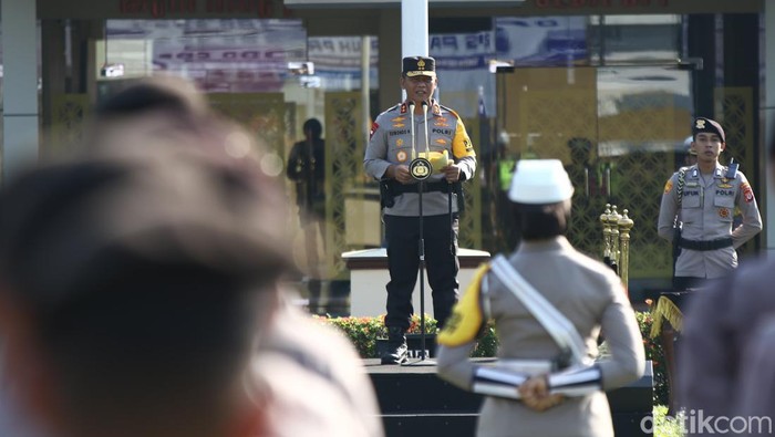 Kapolda DIY Irjen Suwondo Nainggolan saat apel gelar pasukan Operasi Patuh Progo 2024 di Mapolda DIY, Senin (15/7/2024).