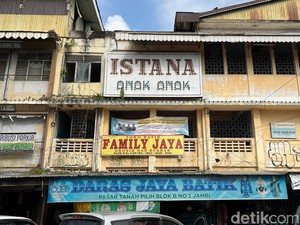 Istana Anak-anak Jambi yang Telah Usang Namun Menolak Dilupakan