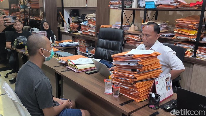 Remaja Gresik yang mengedit foto teman cewek jadi vulgar pakai AI