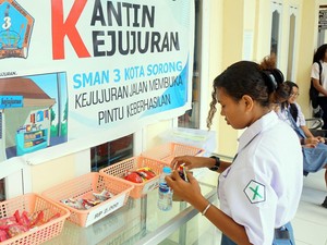 Ada Rencana Tarik Retribusi dari Kantin Sekolah di Jakarta