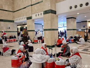 Pesawat Garuda Rusak Lagi, Ratusan Jemaah Haji Diturunkan dan Batal Pulang