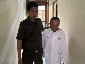ASN Mojokerto Tipu Tetangga Modus CPNS Tanpa Tes Dituntut 2,5 Tahun Penjara