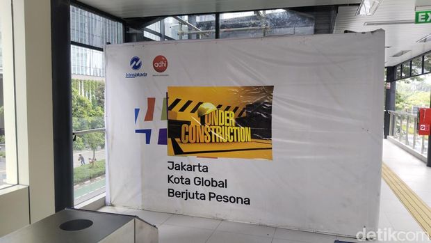 Tamapilan Halte Transjakarta Bendungan Hilir (Benhil) yang sudah kembali beroperasi sejak MInggu (14/7). Foto: Ammar/detikcom