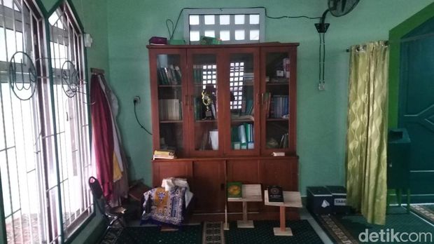 Penampakan Masjid Fatimah Umar Makassar yang dijual pemiliknya senilai Rp 2,5 miliar.