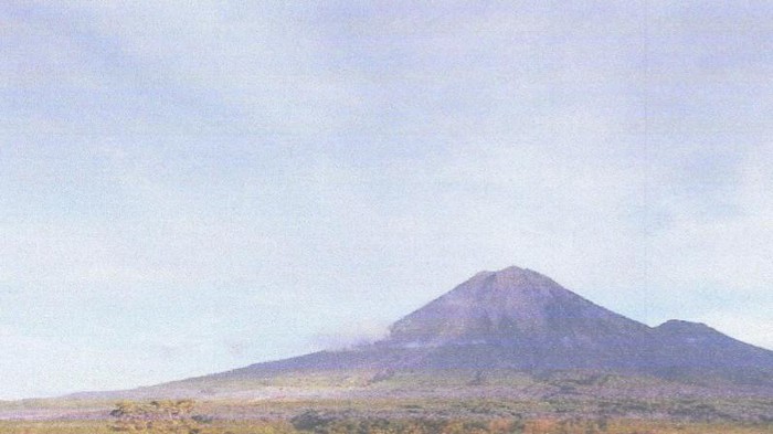 Visual Gunung Semeru periode 1 Januari-14 Juli 2024 hingga diturunkan statusnya jadi Level II (Waspada).