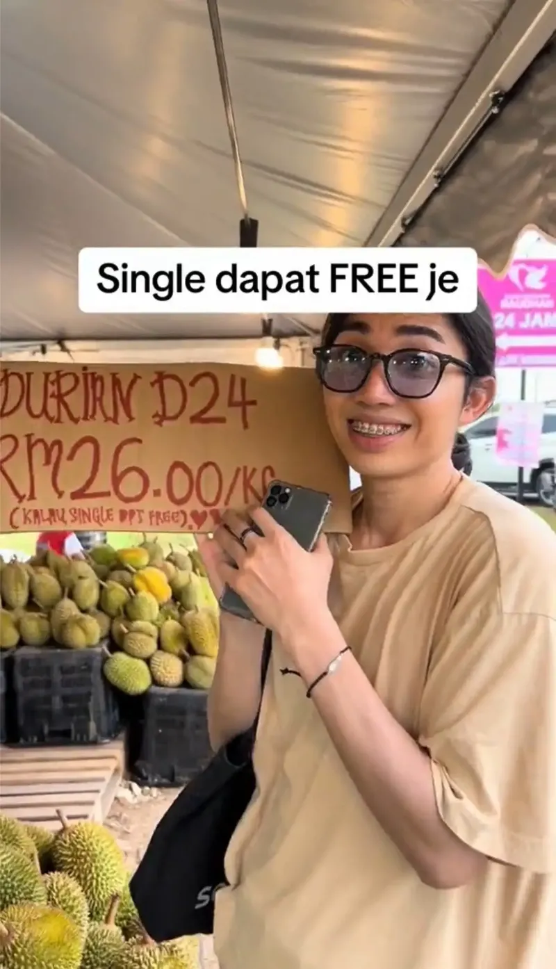 Wow! Gerai Ini Beri Durian Gratis Khusus untuk Para Jomblo