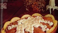Kombinasi hidangan penutup satu ini juga cukup unik. Paduannya antara marshmallow dan yam atau ubi asal Afrika dan Asia yang punya tekstur lebih kenyal. Dipanggang dan disajikan dalam bentuk mirip seperti pie.Foto: ranker.com