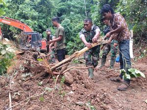Pangdam IM Perintahkan Anggota Renovasi Makam Cut Meutia-Teuku Umar