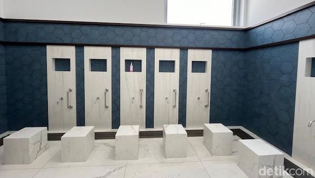Area ruangan wudu wanita dan salat wanita (Eva/detikcom)