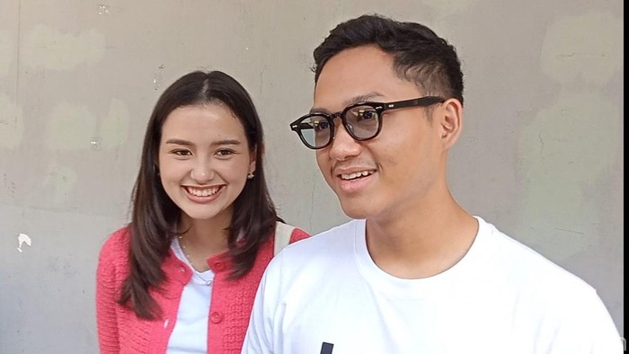 Azriel Hermansyah dan Sarah saat ditemui di kawasan Jakarta.