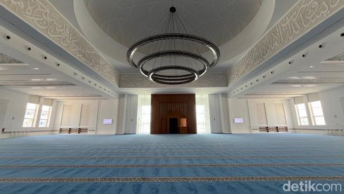 * Mengungkap Keagungan Masjid Al Maqam Al Mubarak: Karya Arsitektur Jokowi di Abu Dhabi