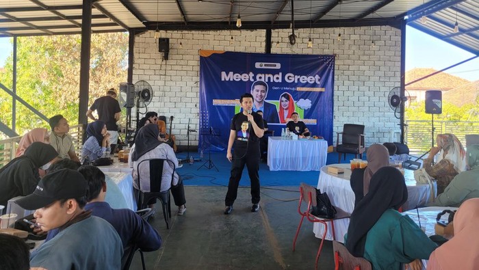 Emil Dardak saat menemui ratusan Gen Z di Sumenep.
