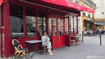 Jika kamu mengikuti serial Emily in Paris pasti mengenal kafe ini. Foto: Adi Fida Rahman/detikINET