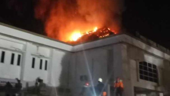 Gedung Pemkab OKU terbakar.