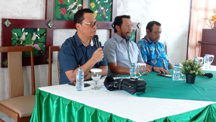 Ketua Komite III DPD RI, Hasan Basri, dan Ketua Komite II DPD RI, Yorrys Raweyai.