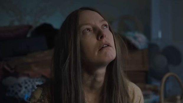 Penampilan Alicia Witt di film Longlegs.