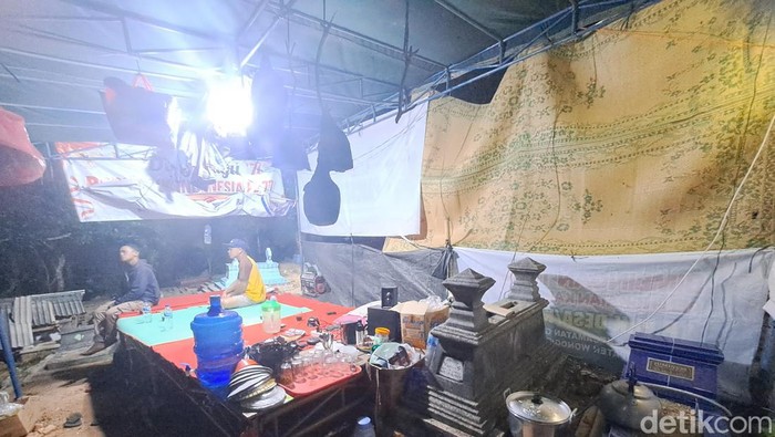 Makam warga yang dijaga karena meninggal pada Selasa Kliwon di Giriwoyo Wonogiri. Foto diunggah Selasa (16/7/2024).