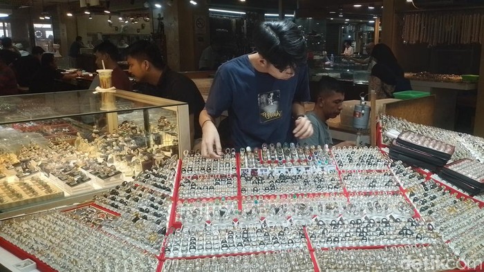 Pasar Akik Rawa Bening, Jakarta Timur