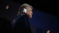 Donald Trump ditetapkan menjadi calon presiden Amerika Serikat (AS) dari Partai Republik. Donald Trump akan melawan Presiden Amerika Serikat Joe Biden dalam pemilihan presiden AS. 