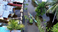 Data sementara Dinas Pertanian setempat mencatat 2.765 hektare lahan pertanian yang terdiri dari jagung, padi, cabai, ketimun, tomat dan terong terendam banjir.