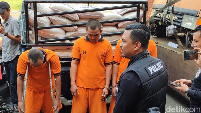Polres Serang tangkap 16 tersangka dalam operasi Sikat Maung (foto: Bahtiar/Detikcom)
