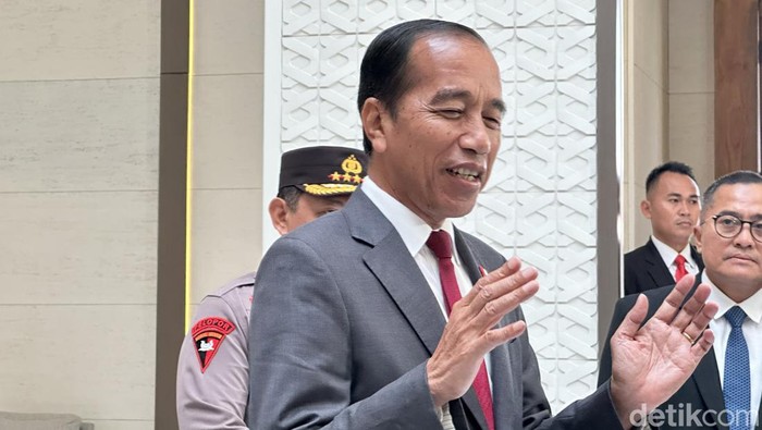 Presiden Jokowi di Pangkalan TNI AU Halim Perdanakusuma (Isal Mawardi/detikcom)