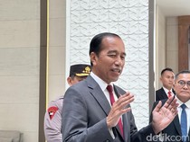 Jawaban Santai Jokowi Respons Kabar Mau Sidang Kabinet di IKN