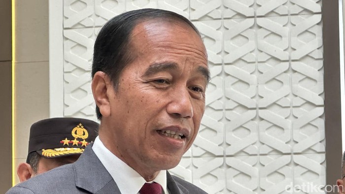 Presiden Jokowi di pangkalan TNI AU Halim Perdanakusuma (Isal Mawardi/detikcom)