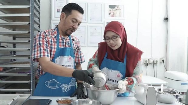 Rintis Usaha Kue Beromzet Puluhan Juta, Pasutri Ini Resign dari BUMN