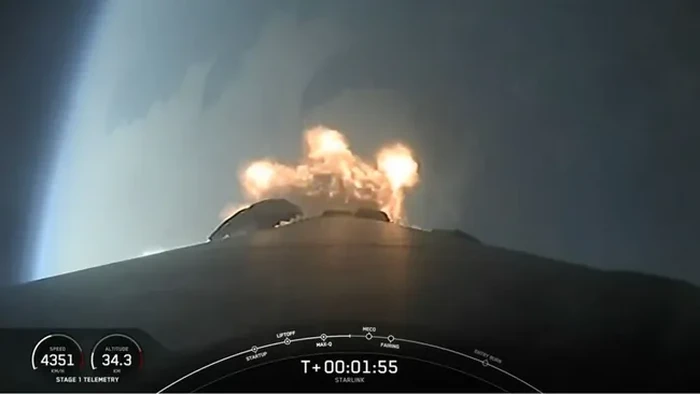 Roket Falcon 9 SpaceX mengalami malfungsi.