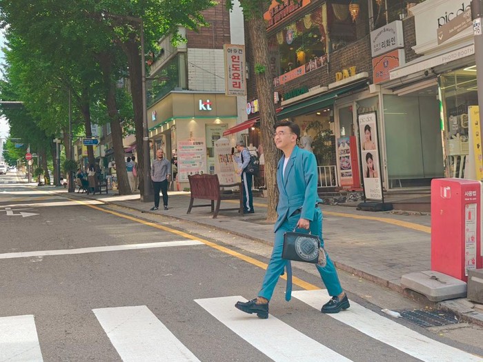 Ruben Onsu sedang di Korea Selatan.