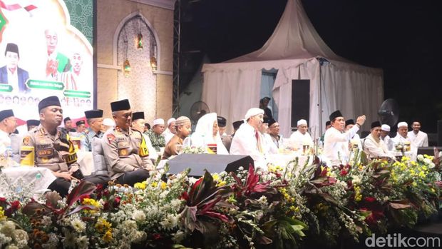 Sholawat dan Ceramah Kebangsaan di Sidoarjo