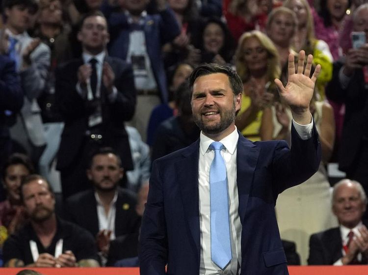 Sosok JD Vance yang Digandeng Trump Jadi Cawapres