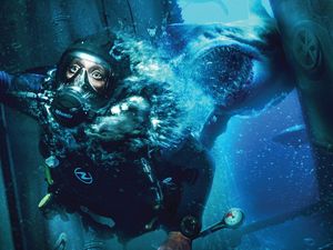 Sinopsis Film The Last Breath, Terjebak di Bangkai Kapal dan Diburu Hiu